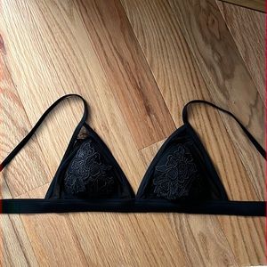 3/$20 Black bikini top with lace and mesh detail sz M
